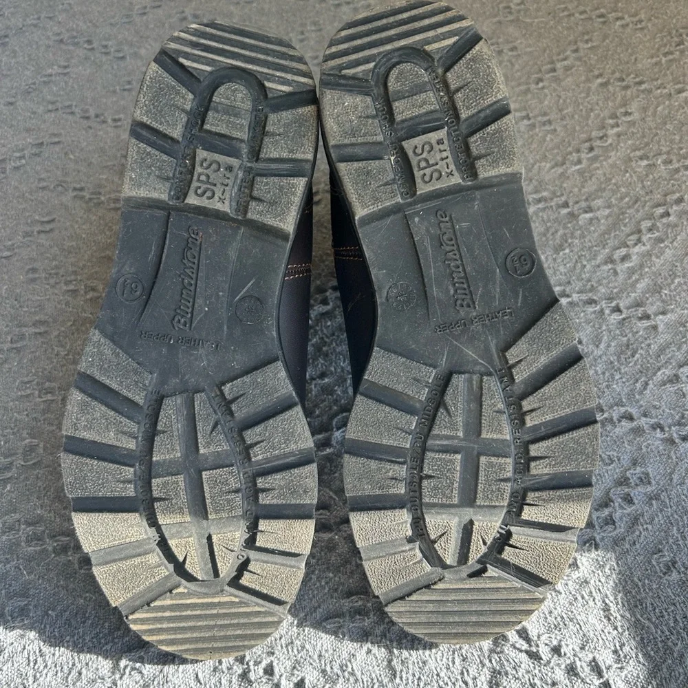 Blundstone Brown Leather Chelsea Boots with Elastic Panels - Picture 3 of 4